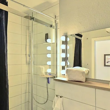 Vier-jahreszeiten-haus-i-wohnung-23-strandgefluester * Großenbrode